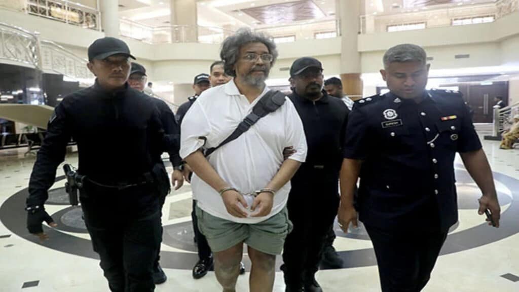 轮椅现身法庭|53岁印裔男子被控谋杀母亲