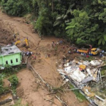 山体滑坡和山洪导致27人死亡 印尼暴雨肆虐苏门答腊