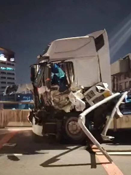 SPE大道发生双重事故