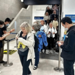 立百病毒防控下，泰国街头与机场现新常态