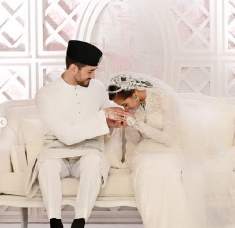 彭亨公主东姑普特丽伊利亚娜完婚　苏丹阿都拉率王室成员亲临吉隆坡见证