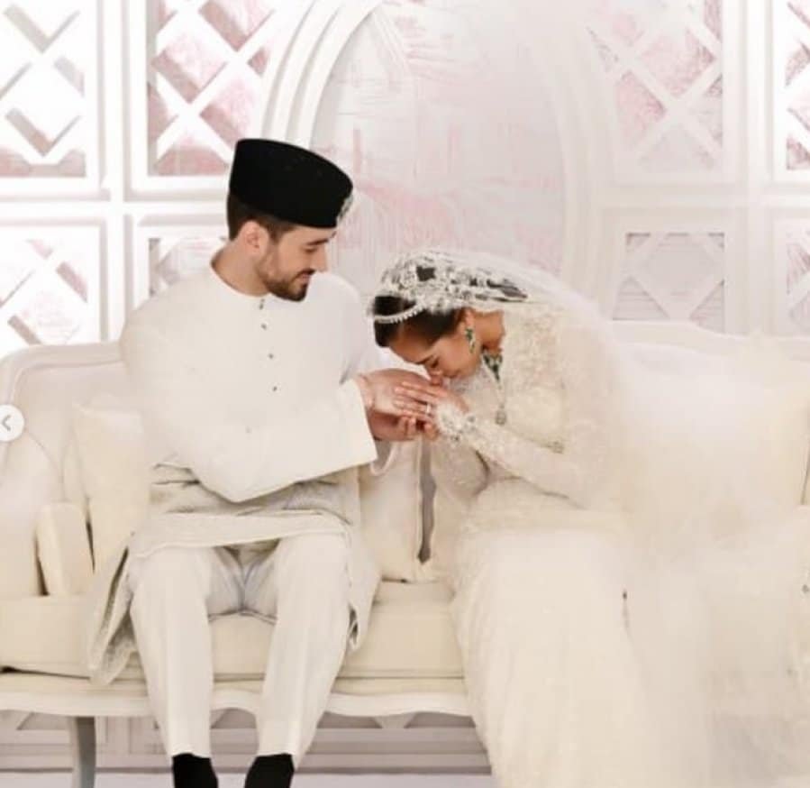 彭亨公主东姑普特丽伊利亚娜完婚 苏丹阿都拉率王室成员亲临吉隆坡见证
