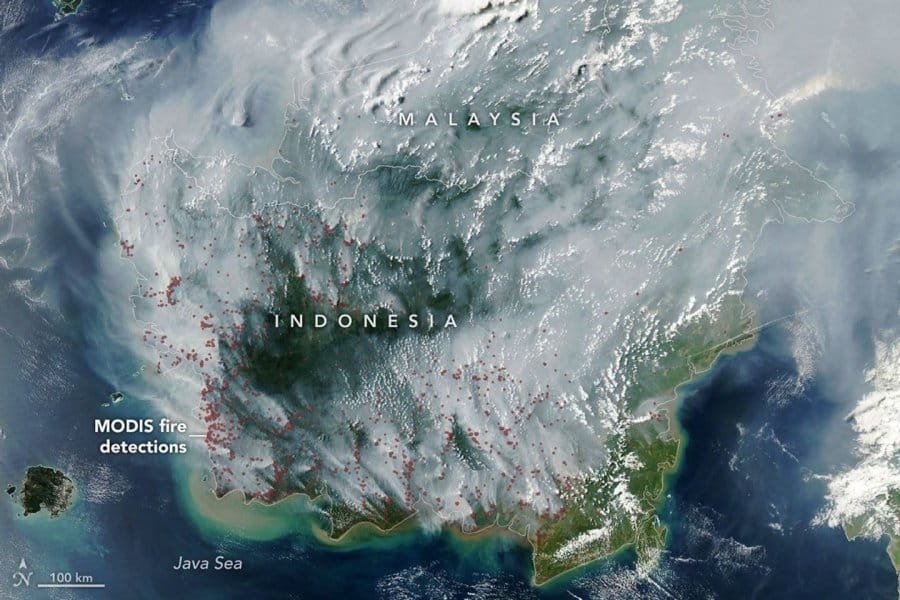 印尼泥炭地大火地下闷烧失控：NASA卫星影像证实烟霾已大范围笼罩马印两国