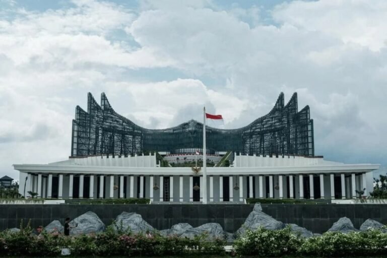 印尼警告停止向”不尊重”本国的邻国出口能源，天然气合约续签存变数