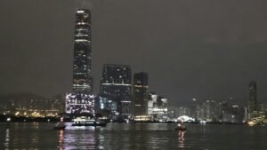 香港天文台预报：10月27日早晚间歇降雨，日间气温约30度，万圣节料天晴干燥