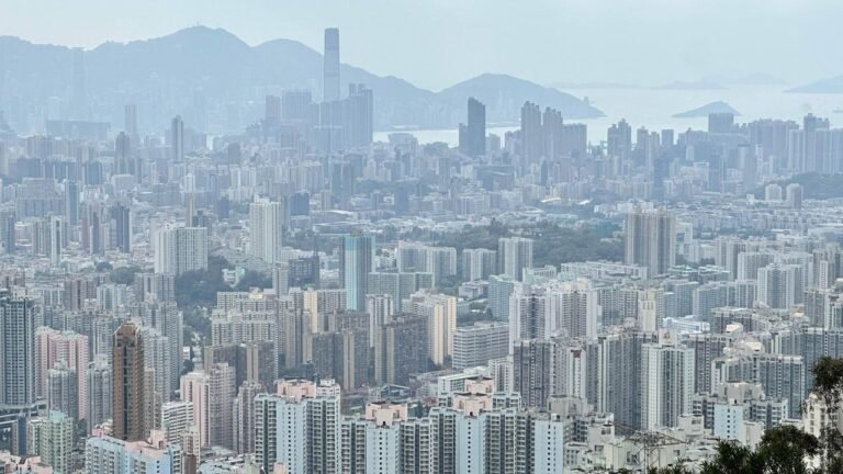 香港金管局推动工商物业再融资，同步严打大厦维修围标行为